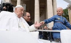 Ֆրանչիսկոս Պապին վերջին անխռով ժամերը եւ «շնորհակալութիւնը» Սուրբ Պետրոս Հրապարակ վերադարձի համար